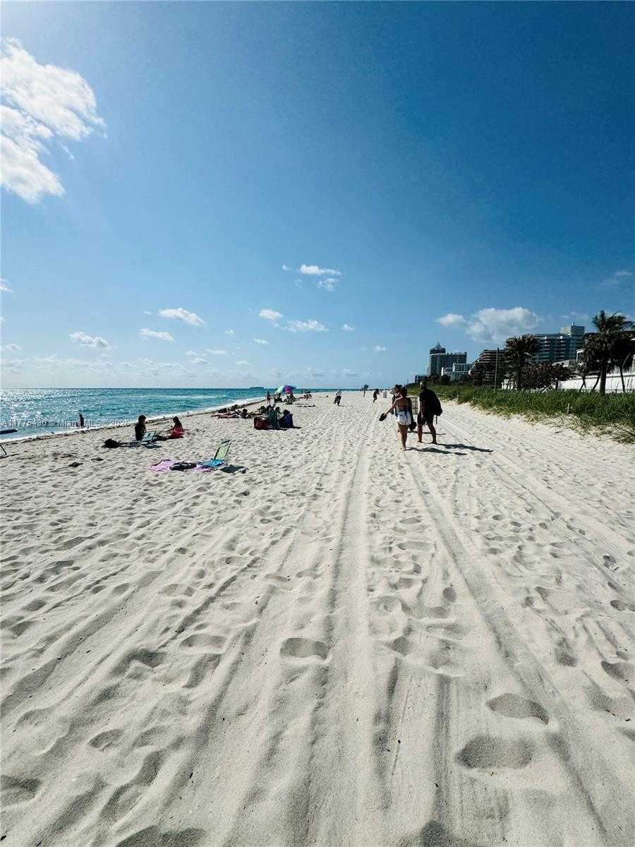 Small Image of 5445 COLLINS AVE #1520, Miami Beach Number 4