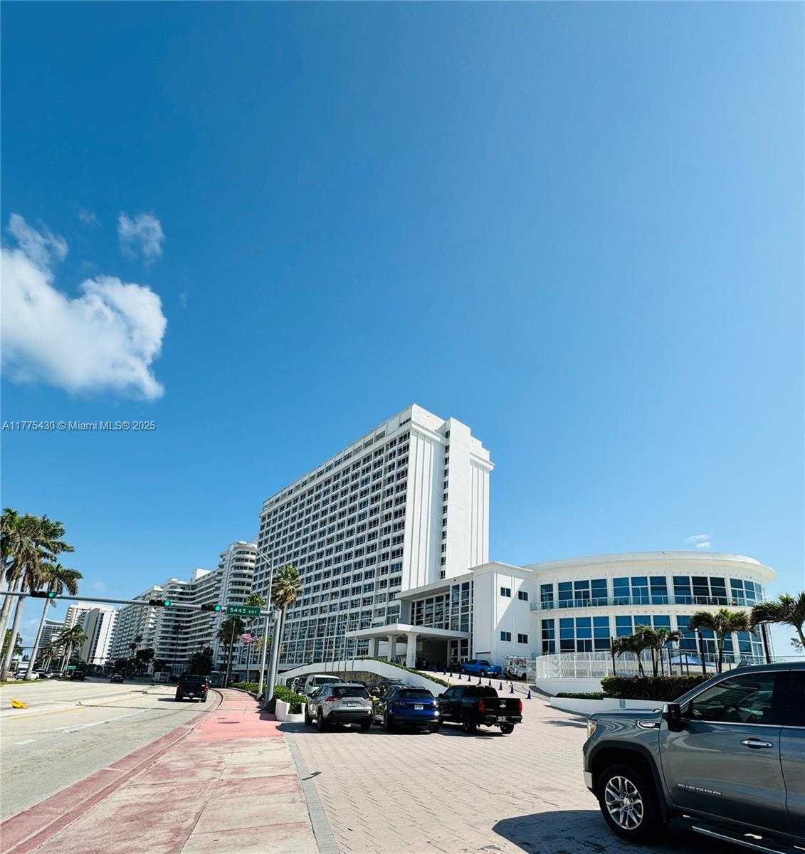 Small Image of 5445 COLLINS AVE #1520, Miami Beach Number 41
