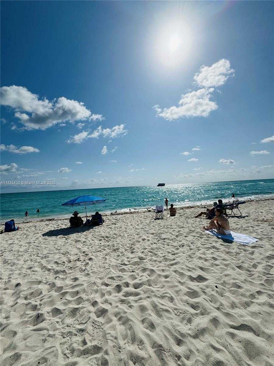 Small Image of 5445 COLLINS AVE #1520, Miami Beach Number 7