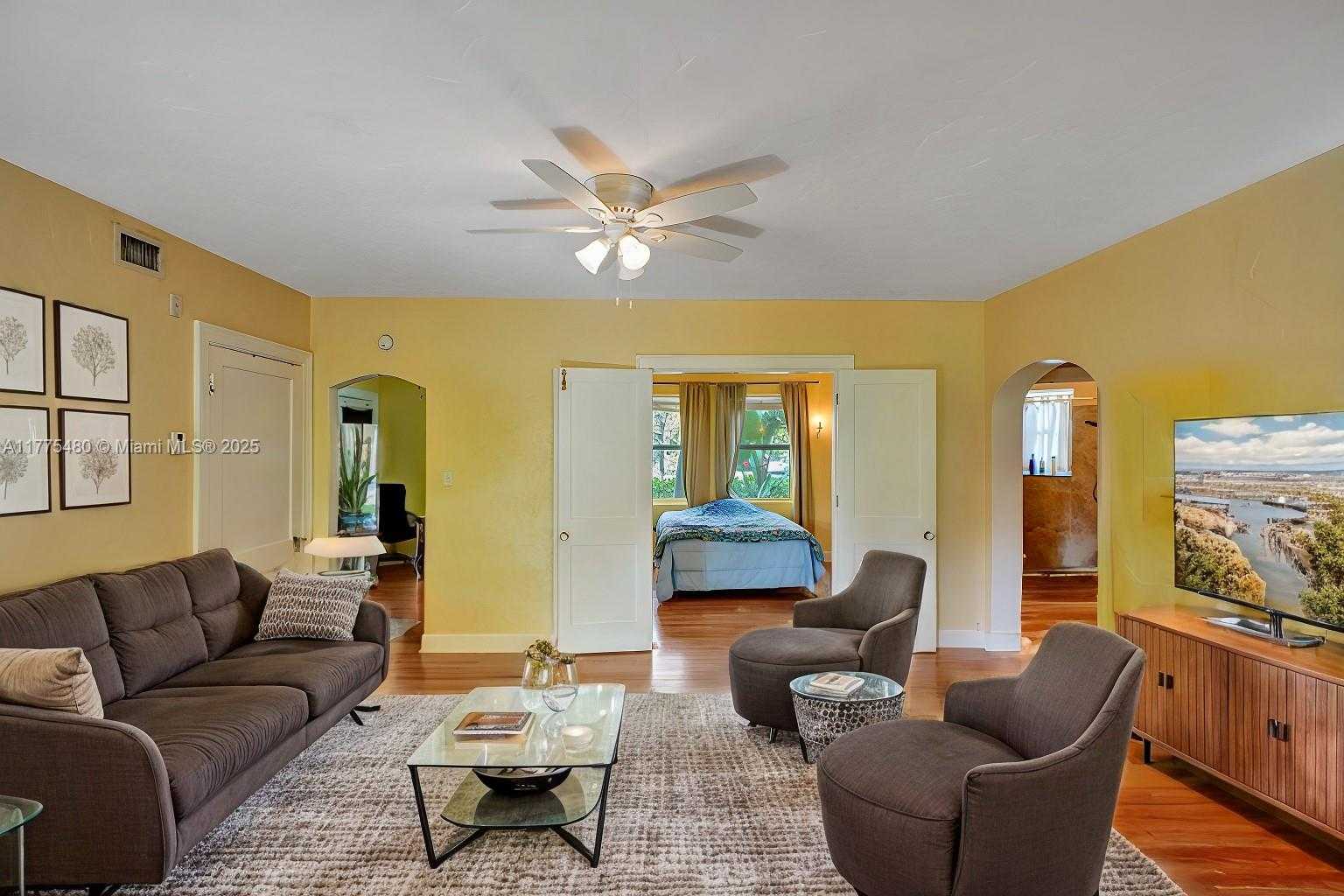 Small Image of 421 GRAND CONCOURSE #1, Miami Shores Number 10