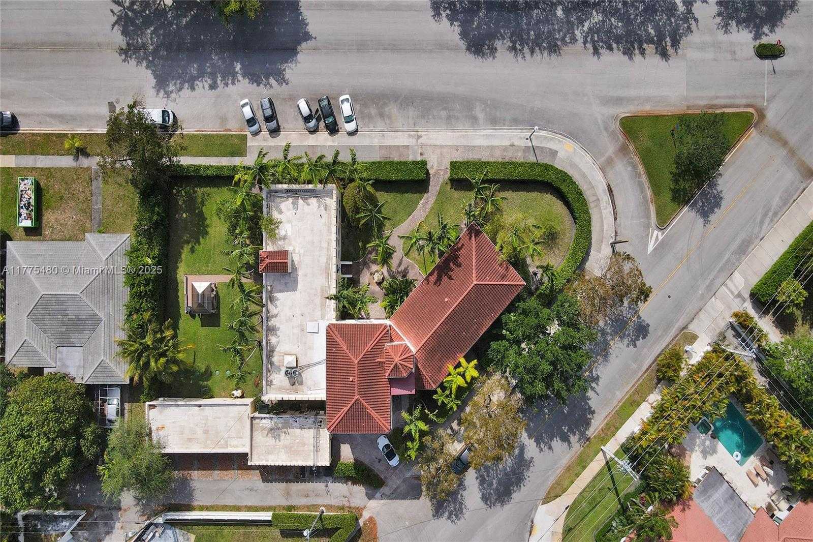 Small Image of 421 GRAND CONCOURSE #1, Miami Shores Number 19