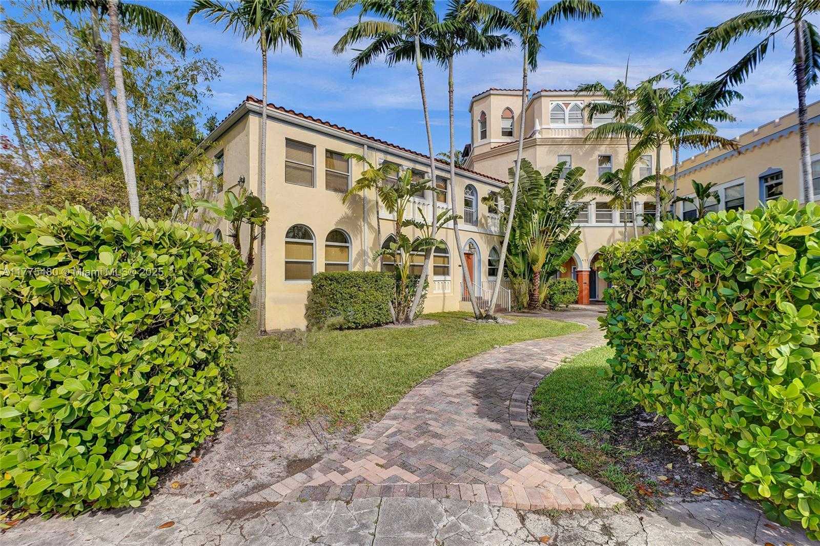 Small Image of 421 GRAND CONCOURSE #1, Miami Shores Number 23