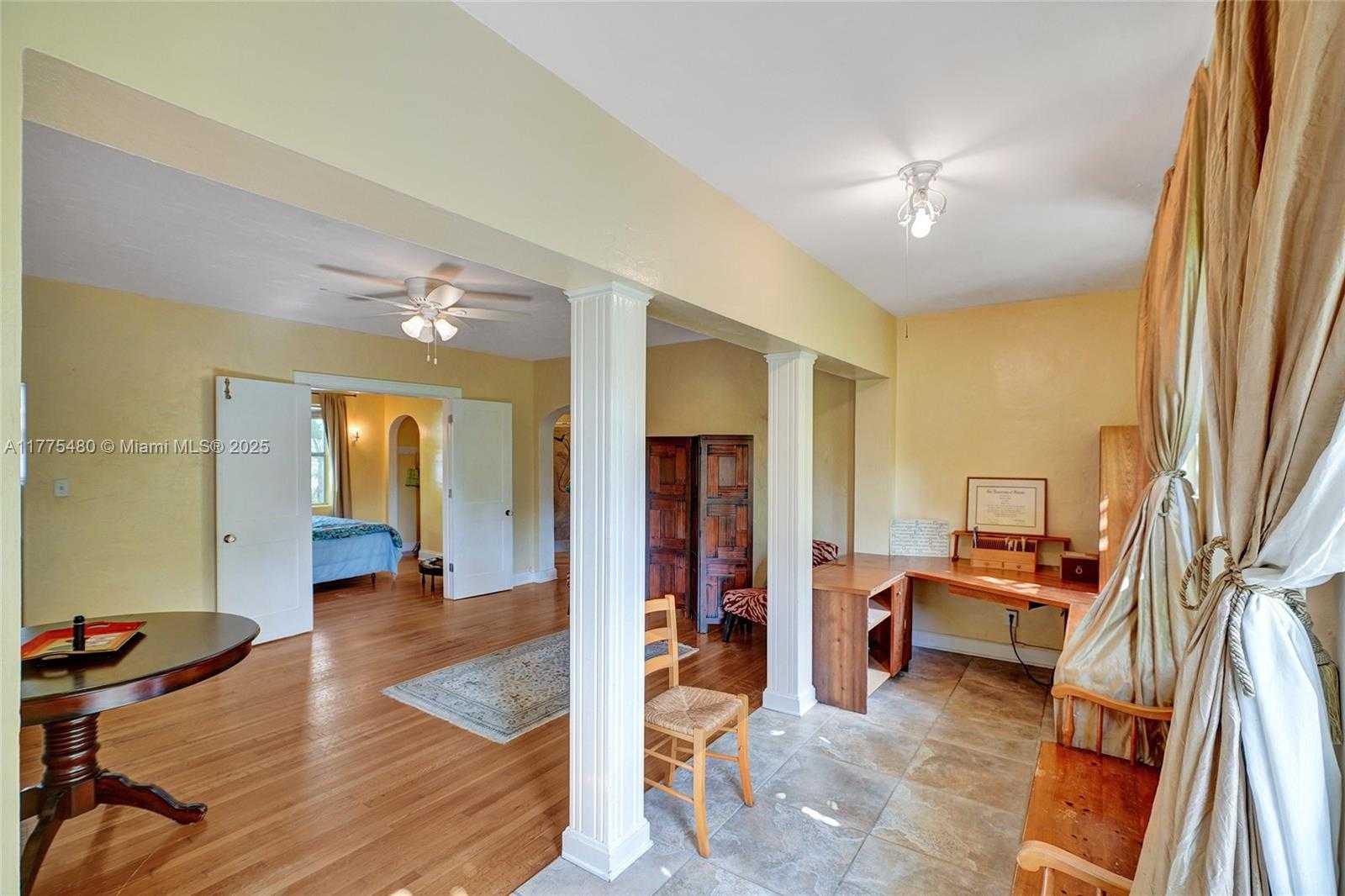 Small Image of 421 GRAND CONCOURSE #1, Miami Shores Number 25