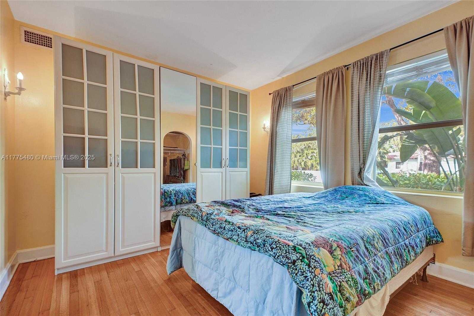 Small Image of 421 GRAND CONCOURSE #1, Miami Shores Number 29