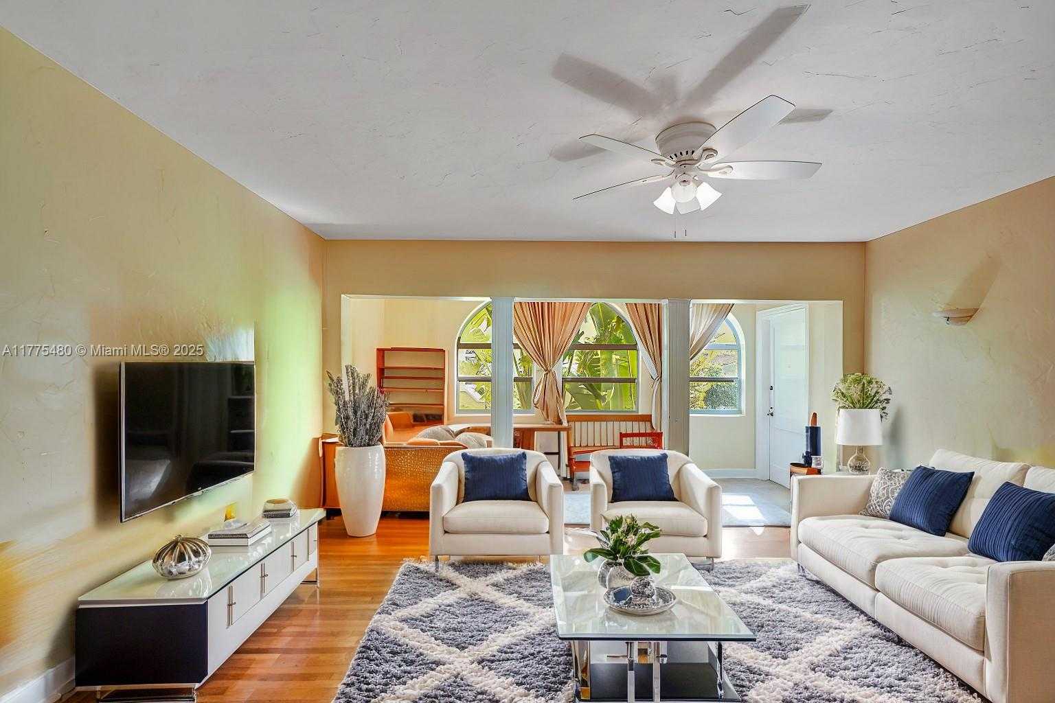 Small Image of 421 GRAND CONCOURSE #1, Miami Shores Number 3