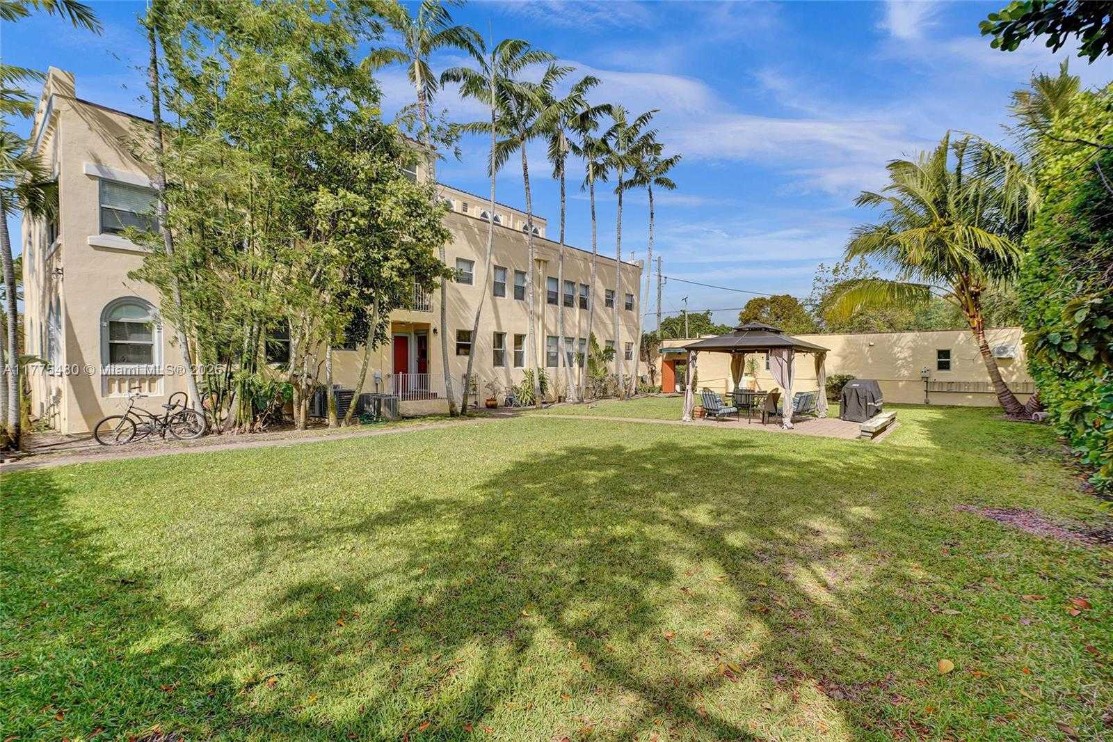 Small Image of 421 GRAND CONCOURSE #1, Miami Shores Number 36