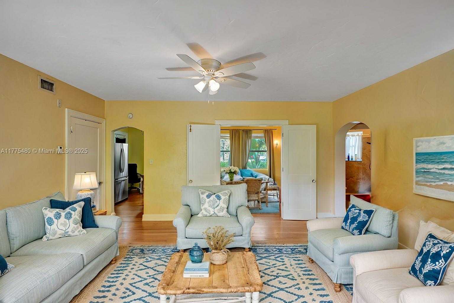 Small Image of 421 GRAND CONCOURSE #1, Miami Shores Number 4