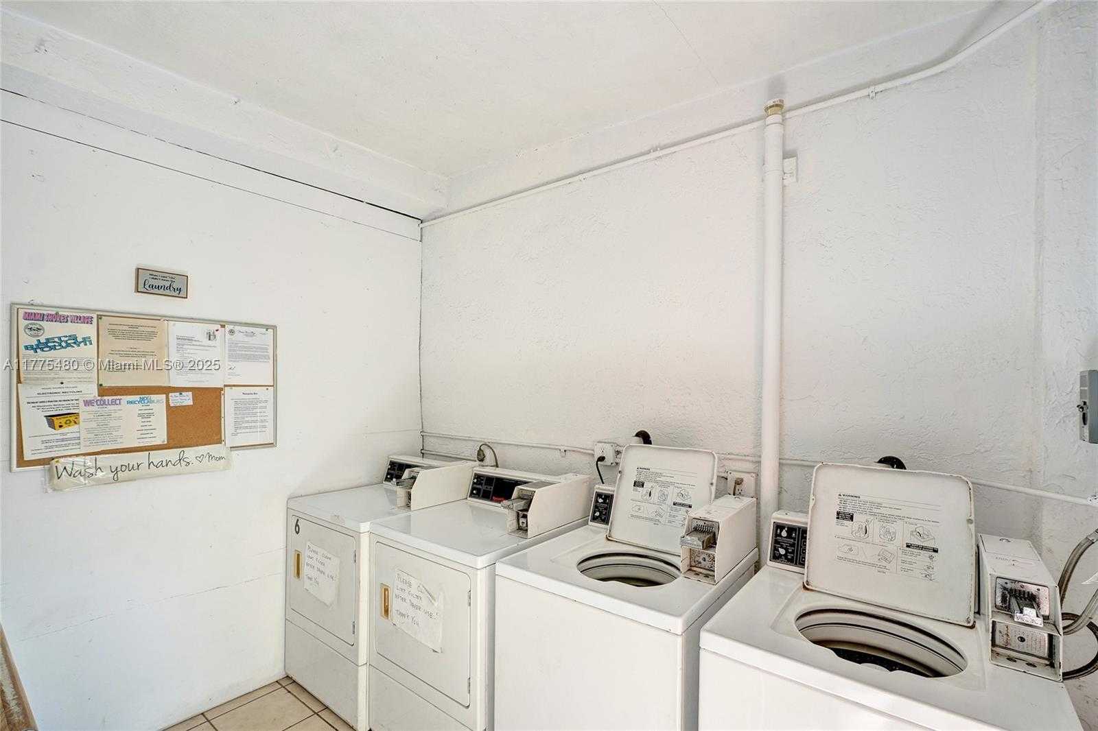 Small Image of 421 GRAND CONCOURSE #1, Miami Shores Number 40