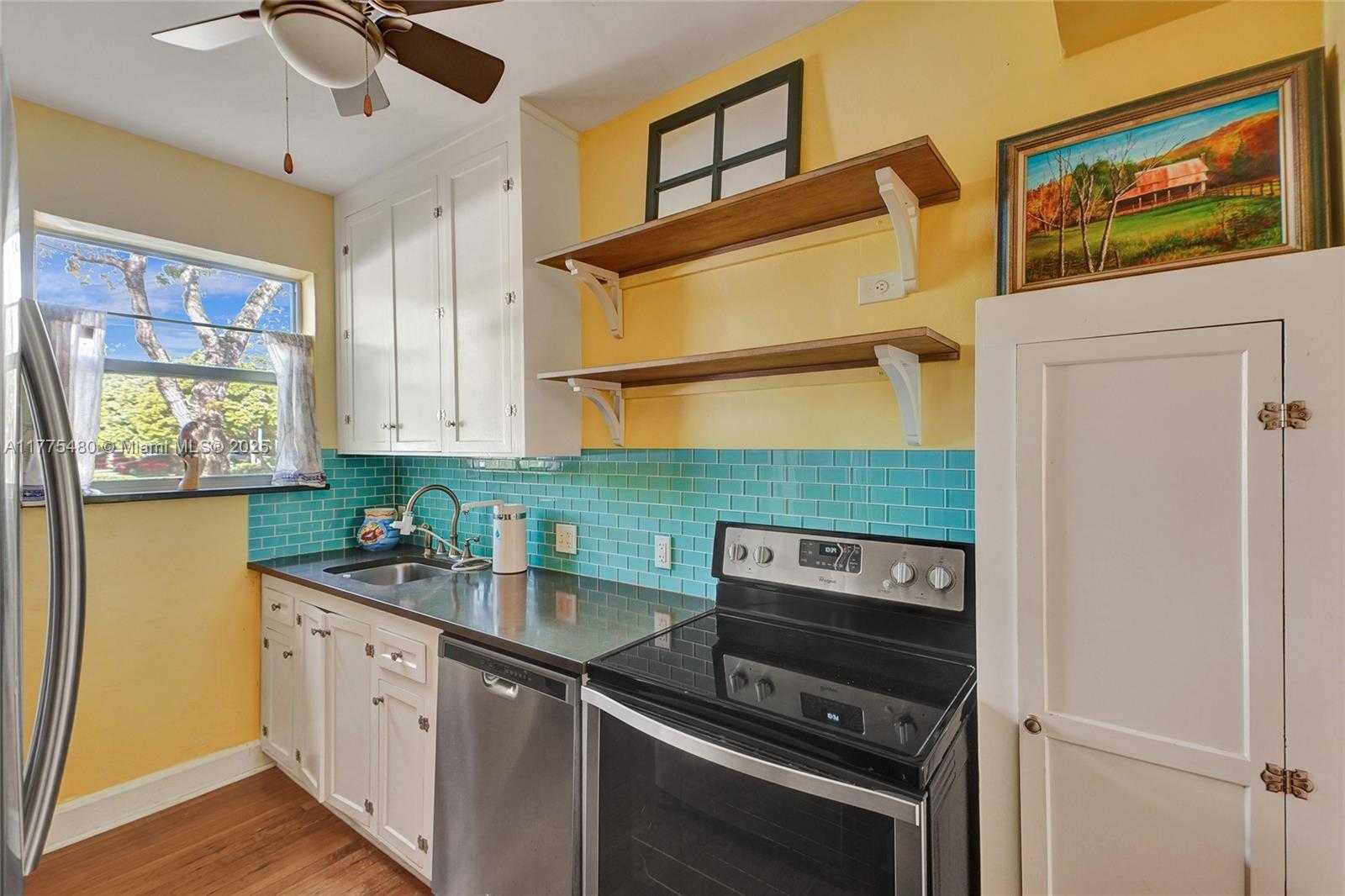 Small Image of 421 GRAND CONCOURSE #1, Miami Shores Number 5
