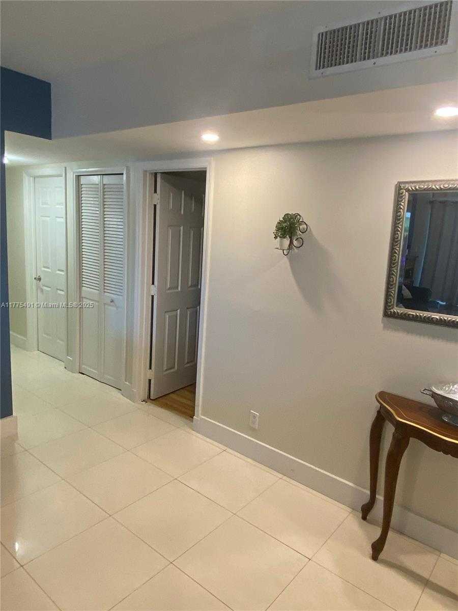 Small Image of 6342 WEST LONGBOAT LN W #C201, Boca Raton Number 6