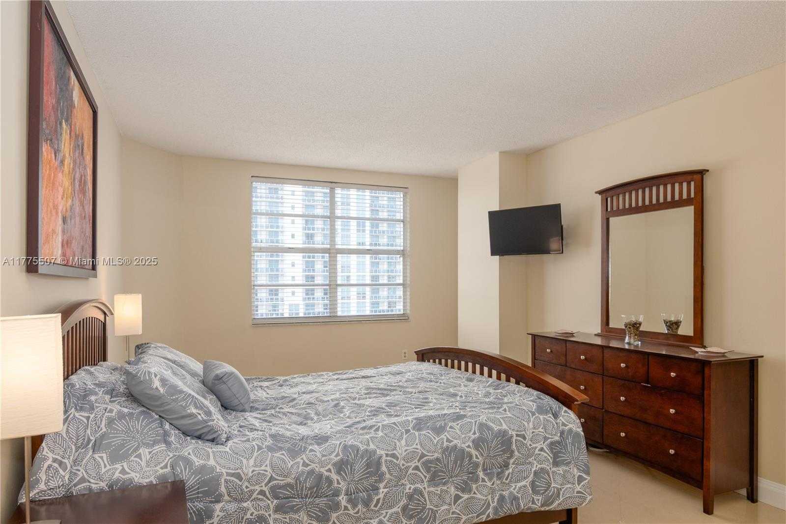 Small Image of 1965 SOUTH OCEAN DR #9F, Hallandale Beach Number 10