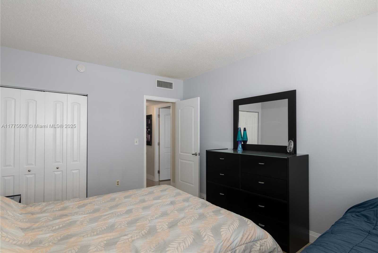 Small Image of 1965 SOUTH OCEAN DR #9F, Hallandale Beach Number 17
