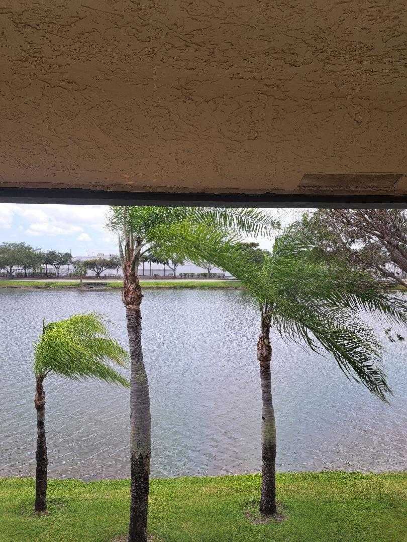 Small Image of 5501 LAKESIDE DR #204, Margate Number 14