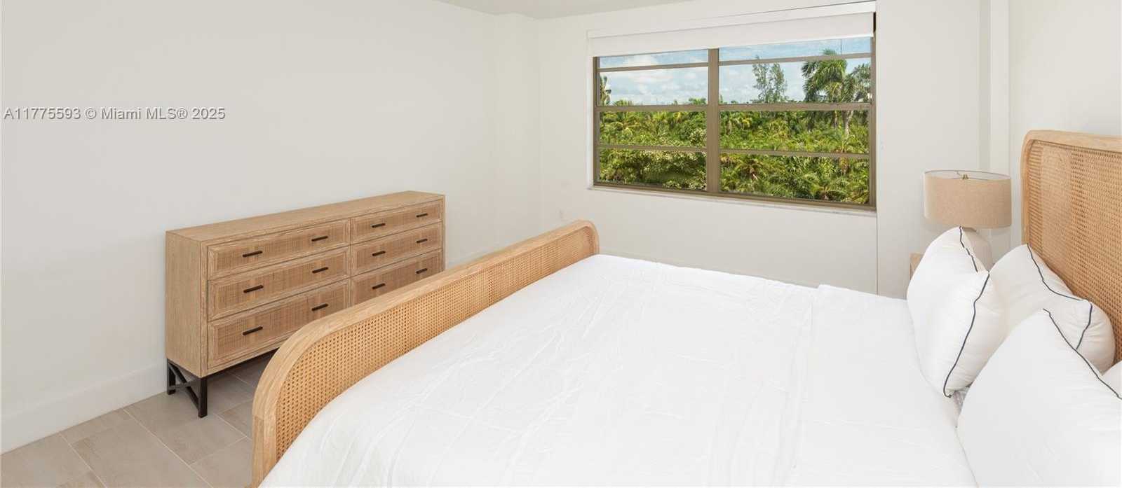 Small Image of 155 OCEAN LANE DR #404, Key Biscayne Number 11