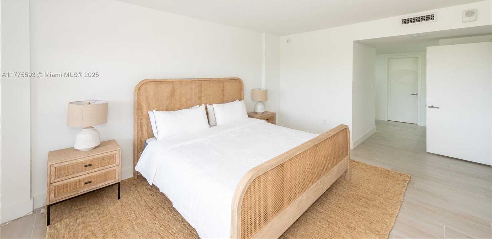 Small Image of 155 OCEAN LANE DR #404, Key Biscayne Number 12