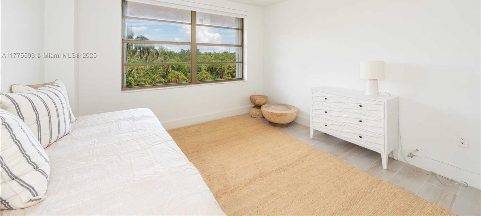 Small Image of 155 OCEAN LANE DR #404, Key Biscayne Number 17