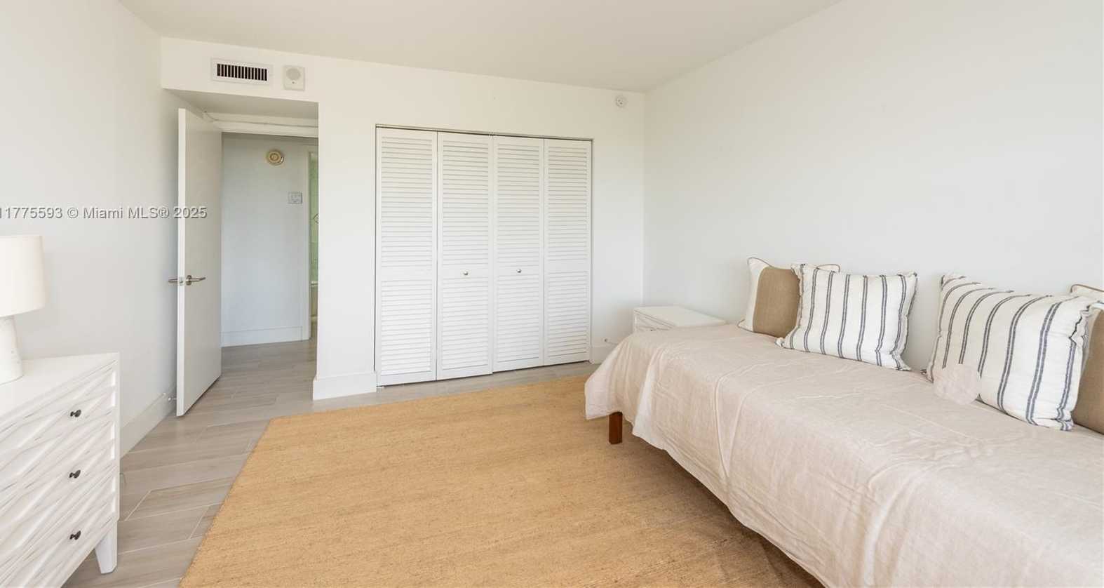 Small Image of 155 OCEAN LANE DR #404, Key Biscayne Number 18