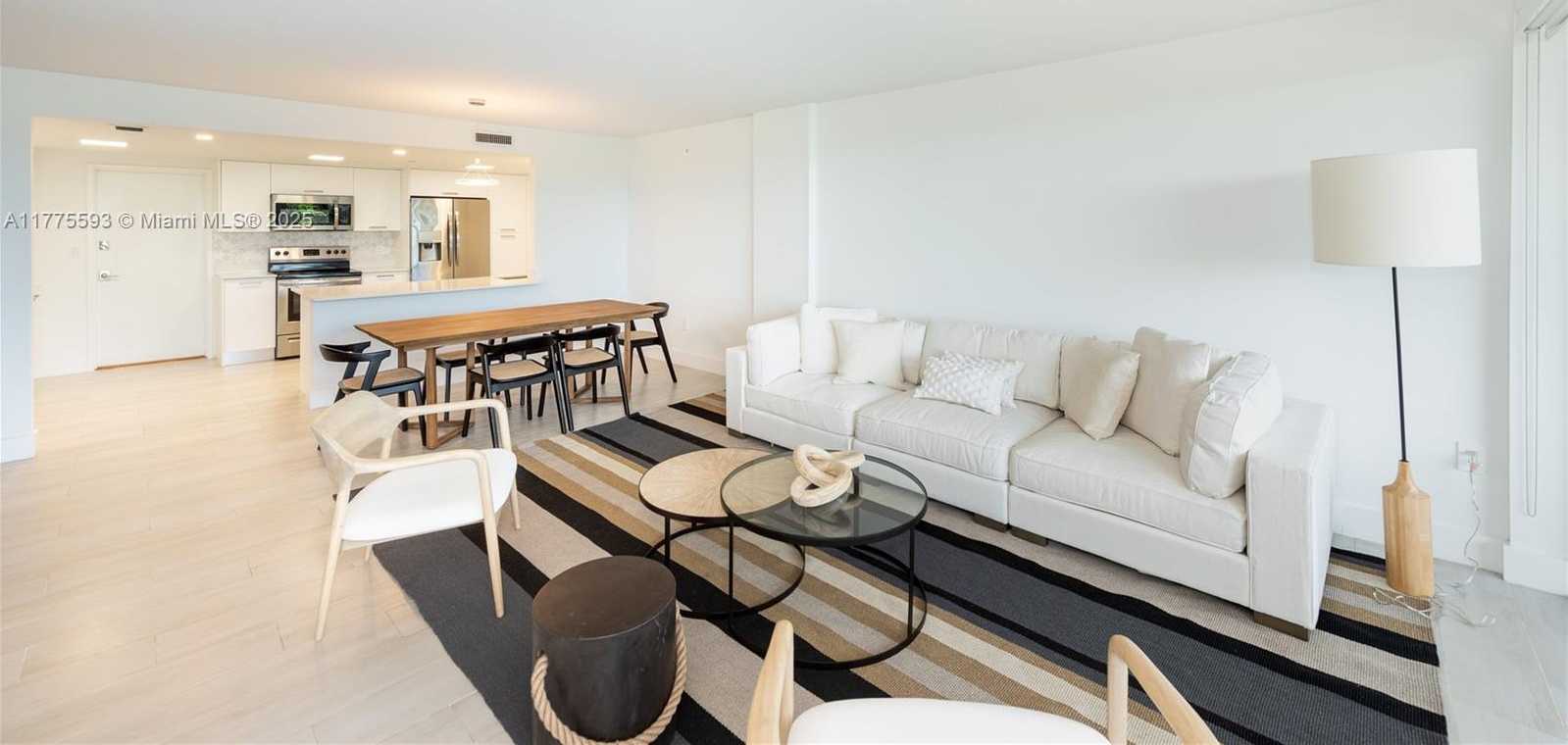 Small Image of 155 OCEAN LANE DR #404, Key Biscayne Number 3