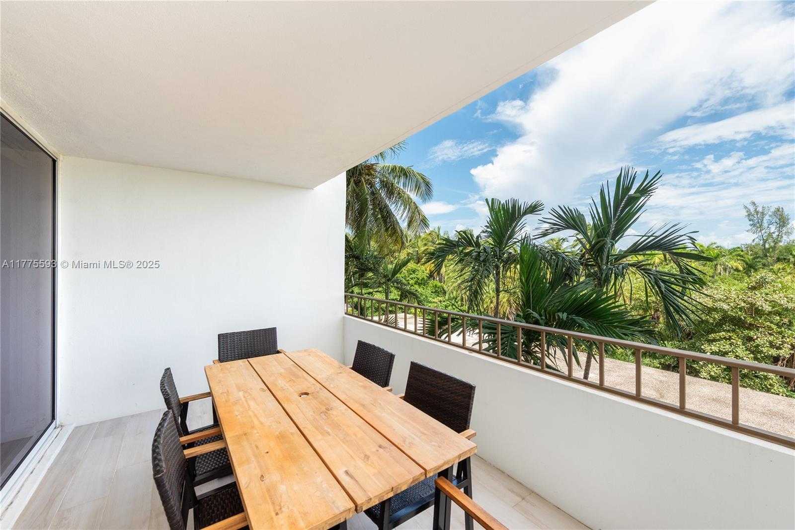 Small Image of 155 OCEAN LANE DR #404, Key Biscayne Number 5