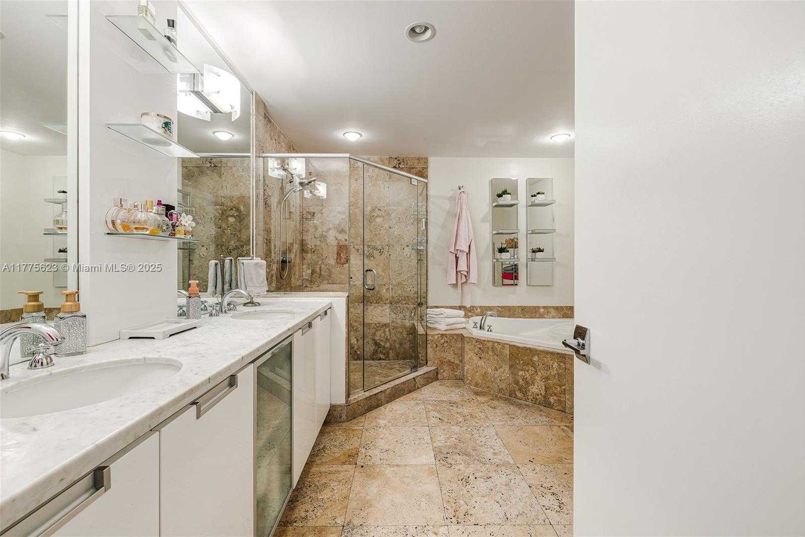 Small Image of 7901 HISPANOLA AVE #804, North Bay Village Number 20