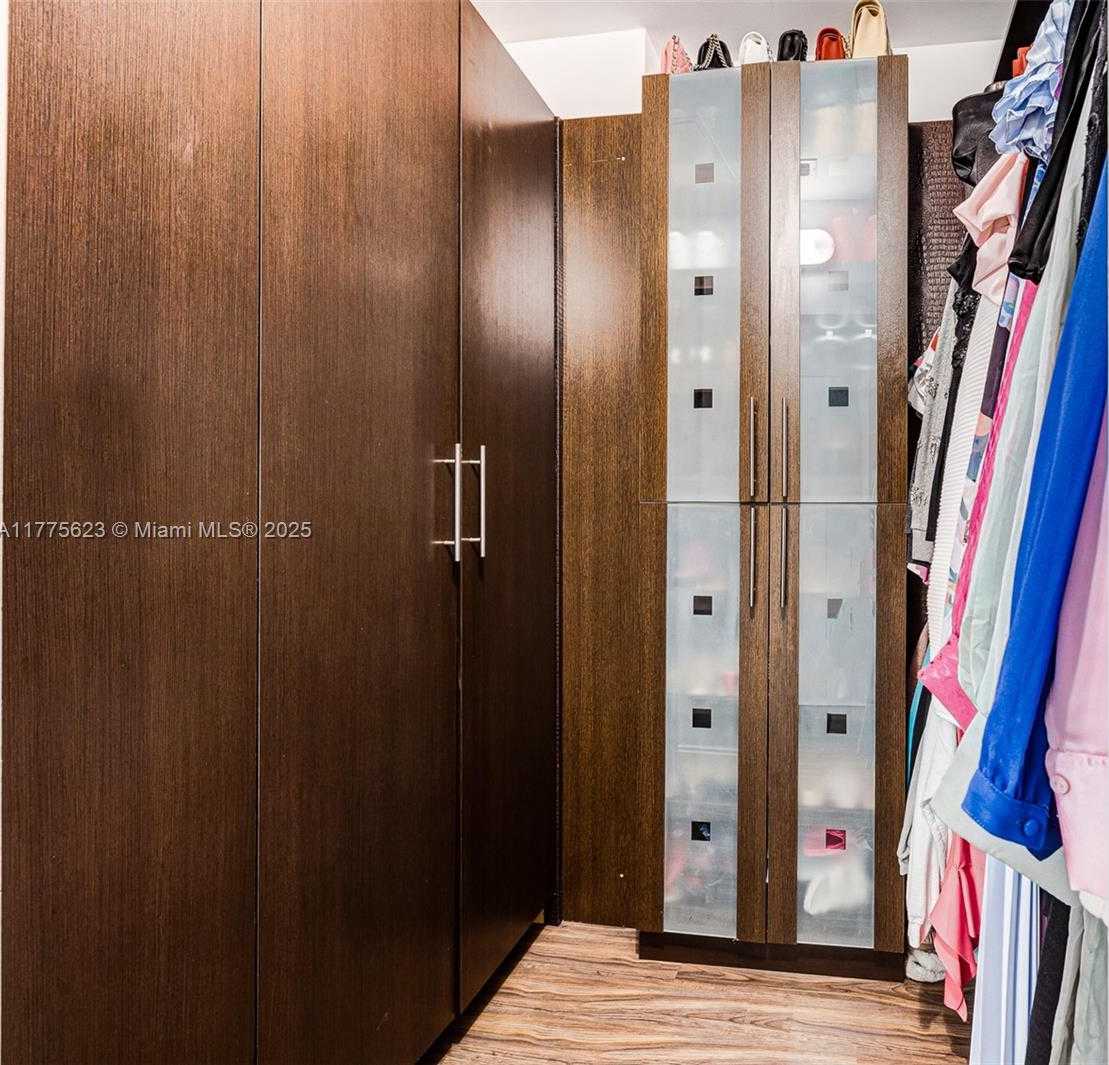 Small Image of 7901 HISPANOLA AVE #804, North Bay Village Number 29