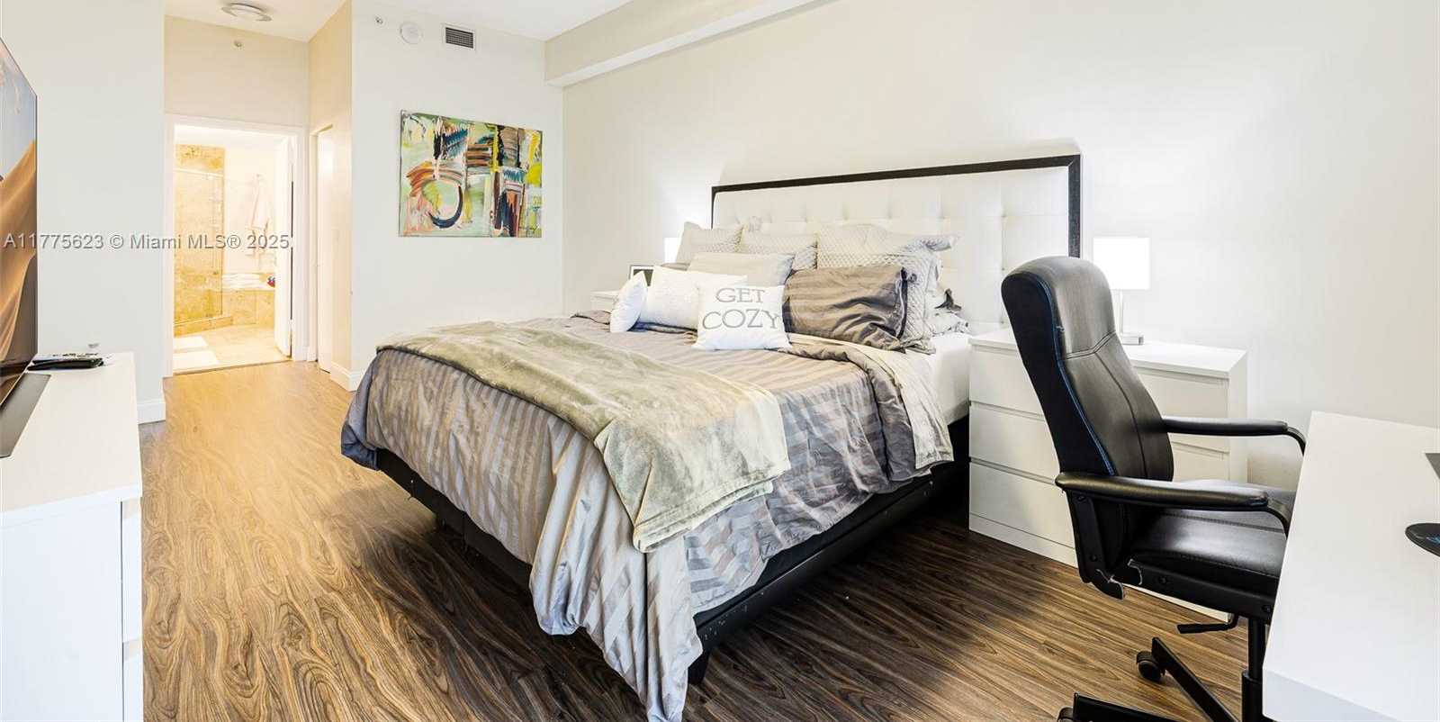 Small Image of 7901 HISPANOLA AVE #804, North Bay Village Number 30
