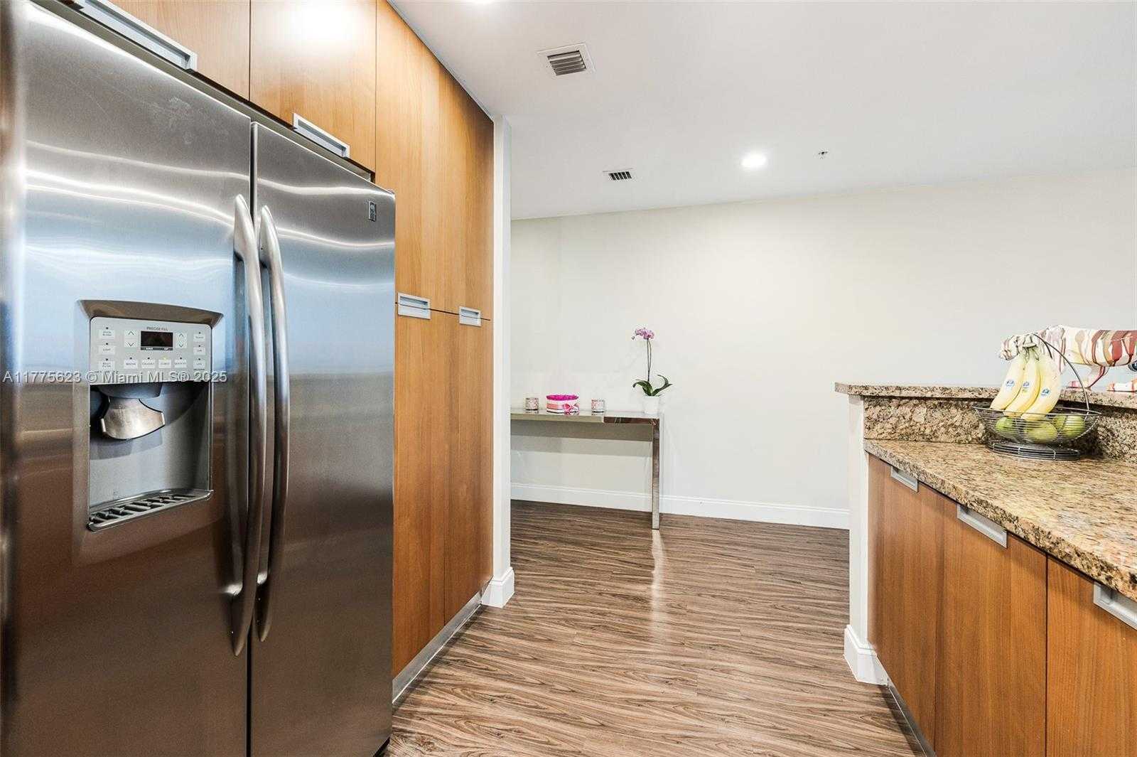 Small Image of 7901 HISPANOLA AVE #804, North Bay Village Number 31