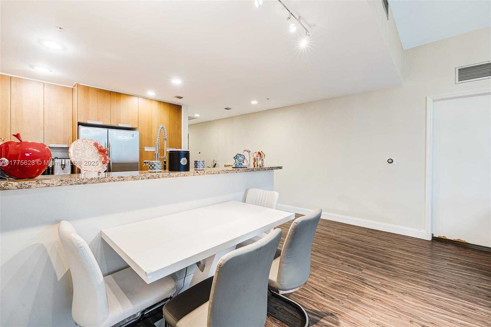 Small Image of 7901 HISPANOLA AVE #804, North Bay Village Number 32