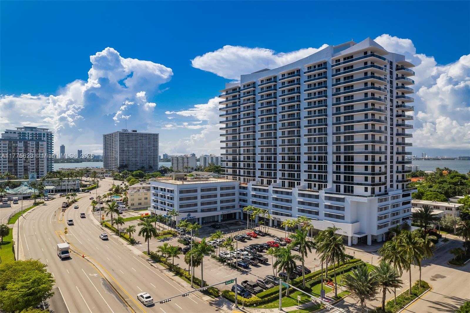 Small Image of 7901 HISPANOLA AVE #804, North Bay Village Number 38
