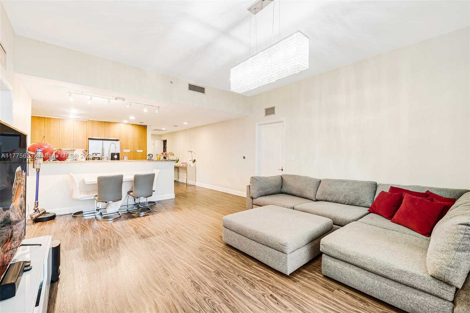 Small Image of 7901 HISPANOLA AVE #804, North Bay Village Number 8