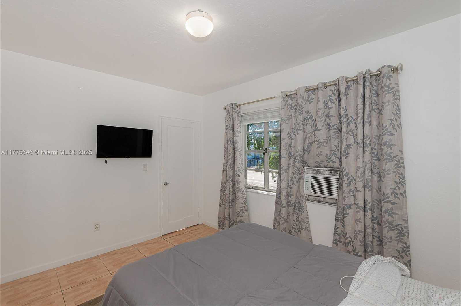 Small Image of 655 83RD ST #55, Miami Beach Number 5