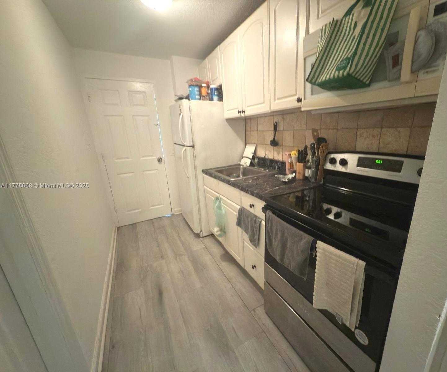 Small Image of 7904 WEST WEST DR #108, North Bay Village Number 5