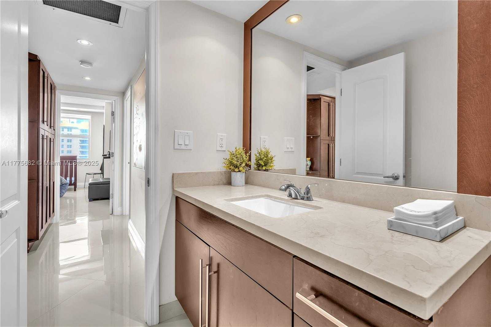 Small Image of 1950 SOUTH OCEAN DR #14H, Hallandale Beach Number 18