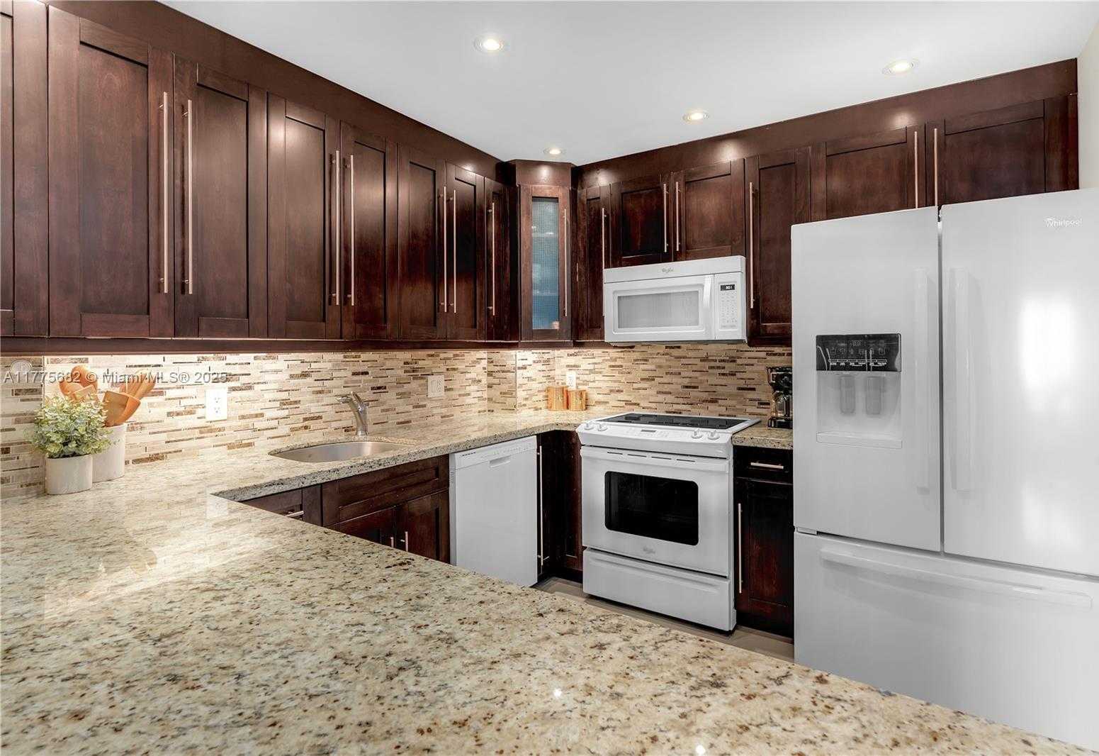 Small Image of 1950 SOUTH OCEAN DR #14H, Hallandale Beach Number 6