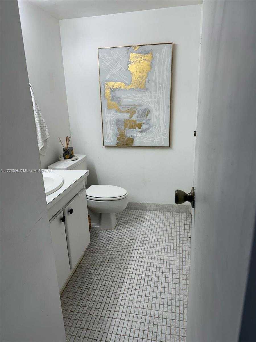 Small Image of 20335 WEST COUNTRY CLUB DR #905, Aventura Number 6