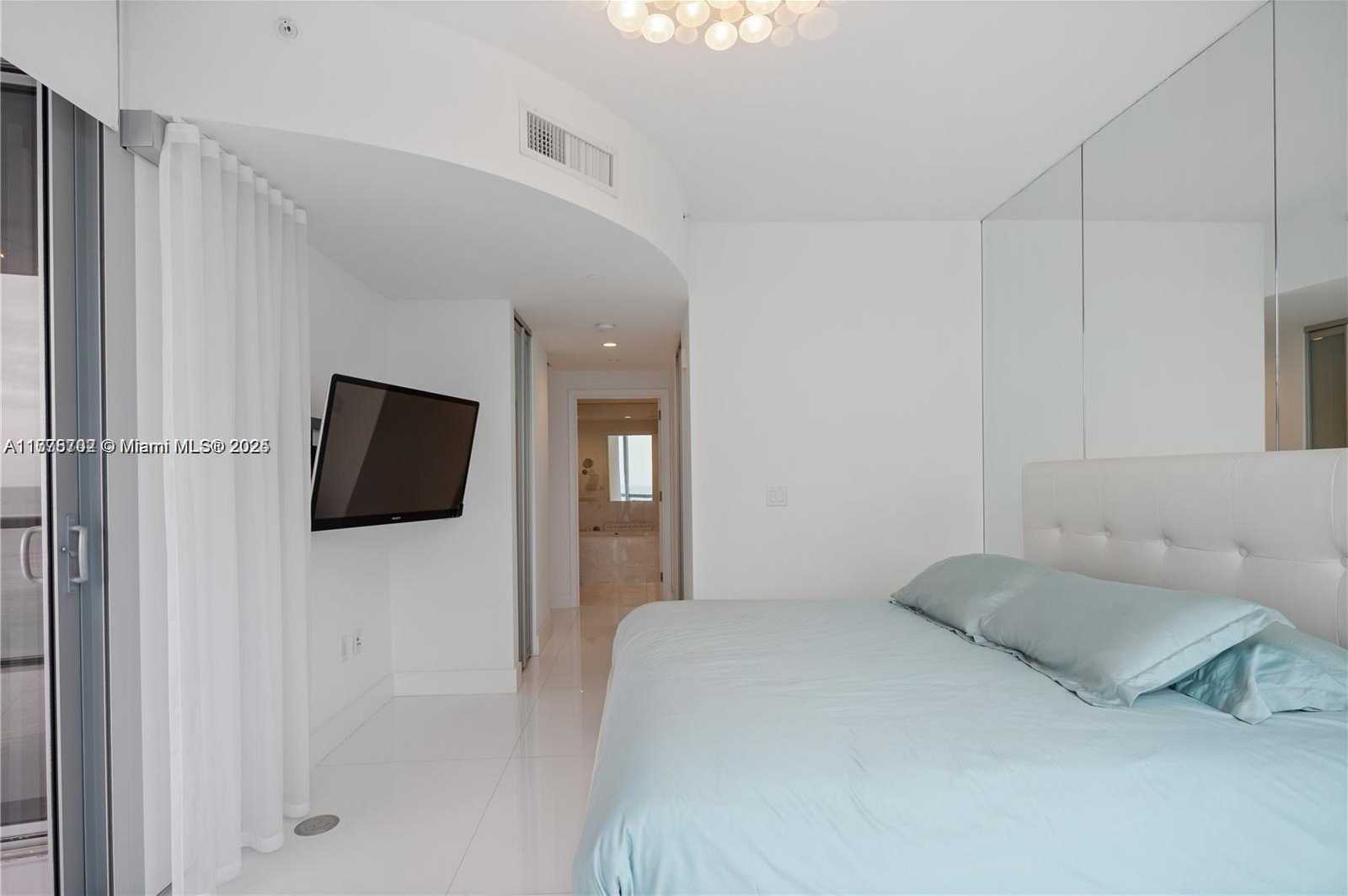 Small Image of 17121 COLLINS AVE #1703, Sunny Isles Beach Number 12