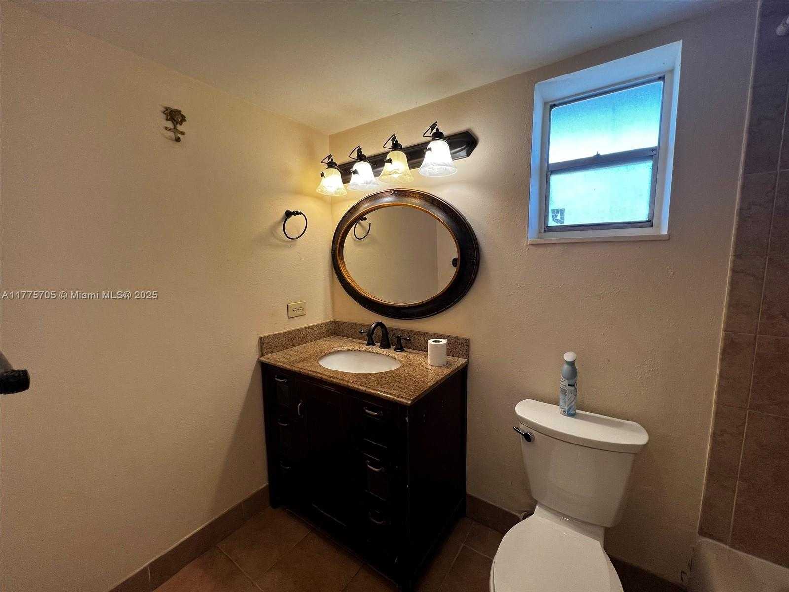 Small Image of 447 NORTH EAST 195TH ST #309, Miami Number 5