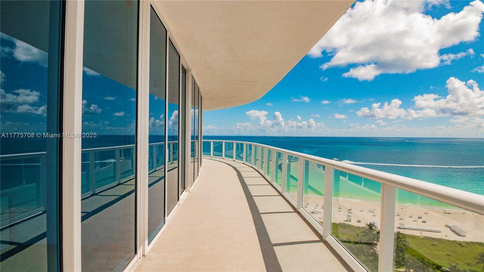 Small Image of 100 SOUTH POINTE DR #1906/07, Miami Beach Number 11