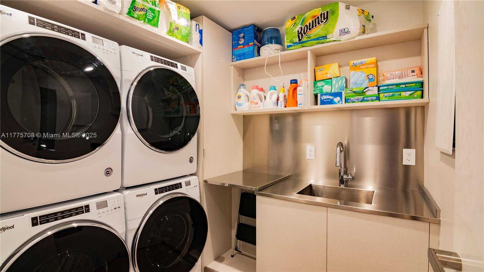 Small Image of 100 SOUTH POINTE DR #1906/07, Miami Beach Number 24