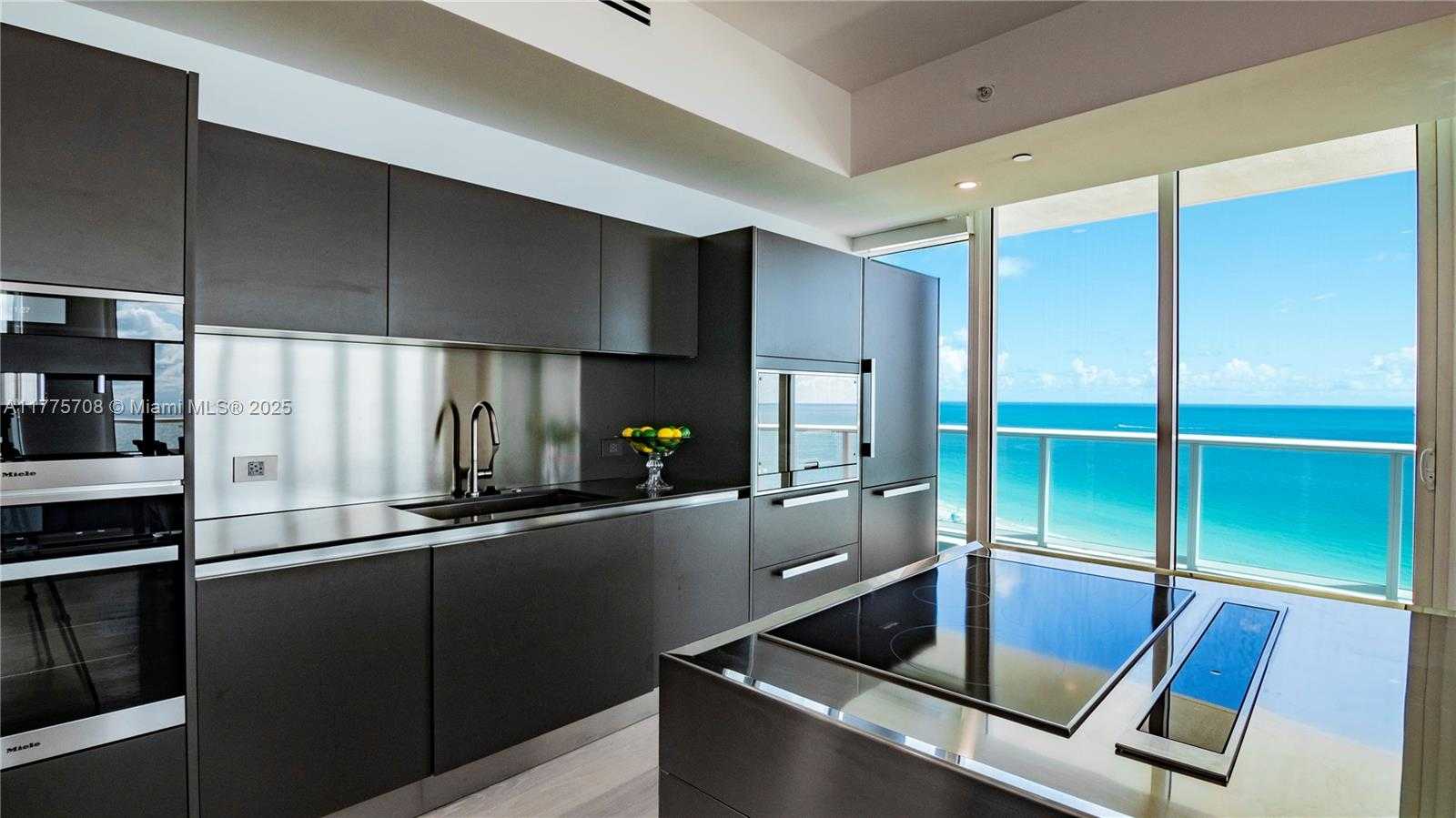 Small Image of 100 SOUTH POINTE DR #1906/07, Miami Beach Number 7