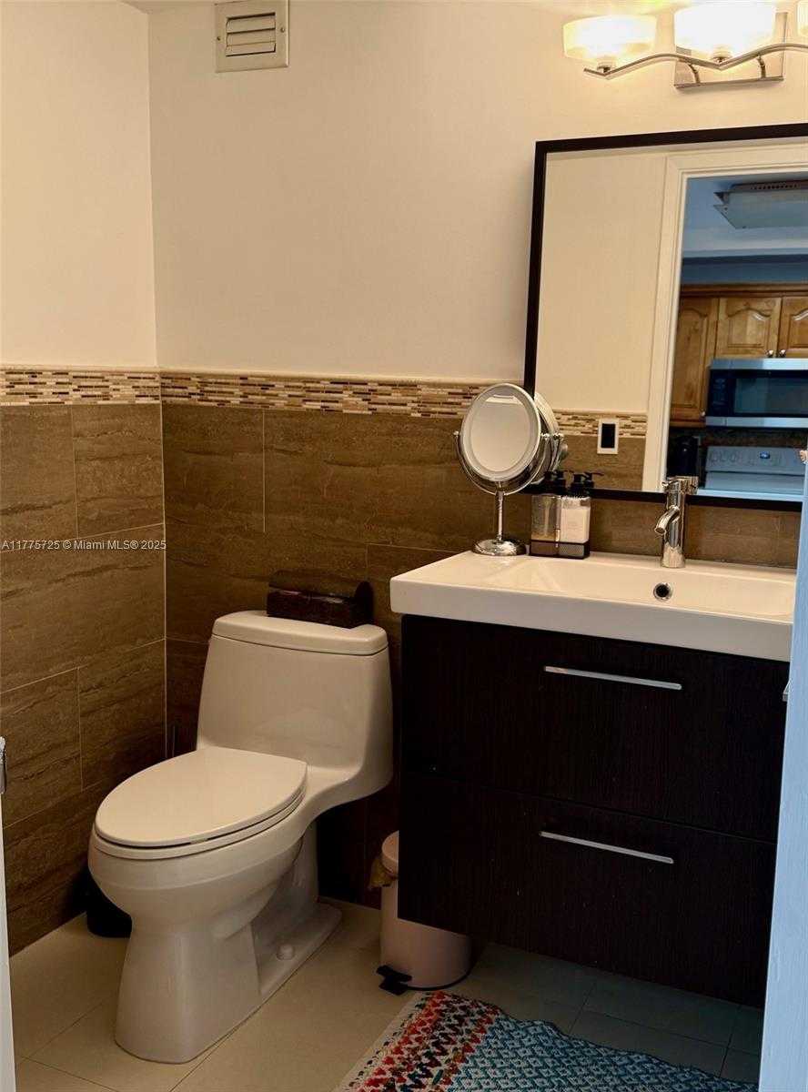Small Image of 1901 BRICKELL AVE #B804, Miami Number 13