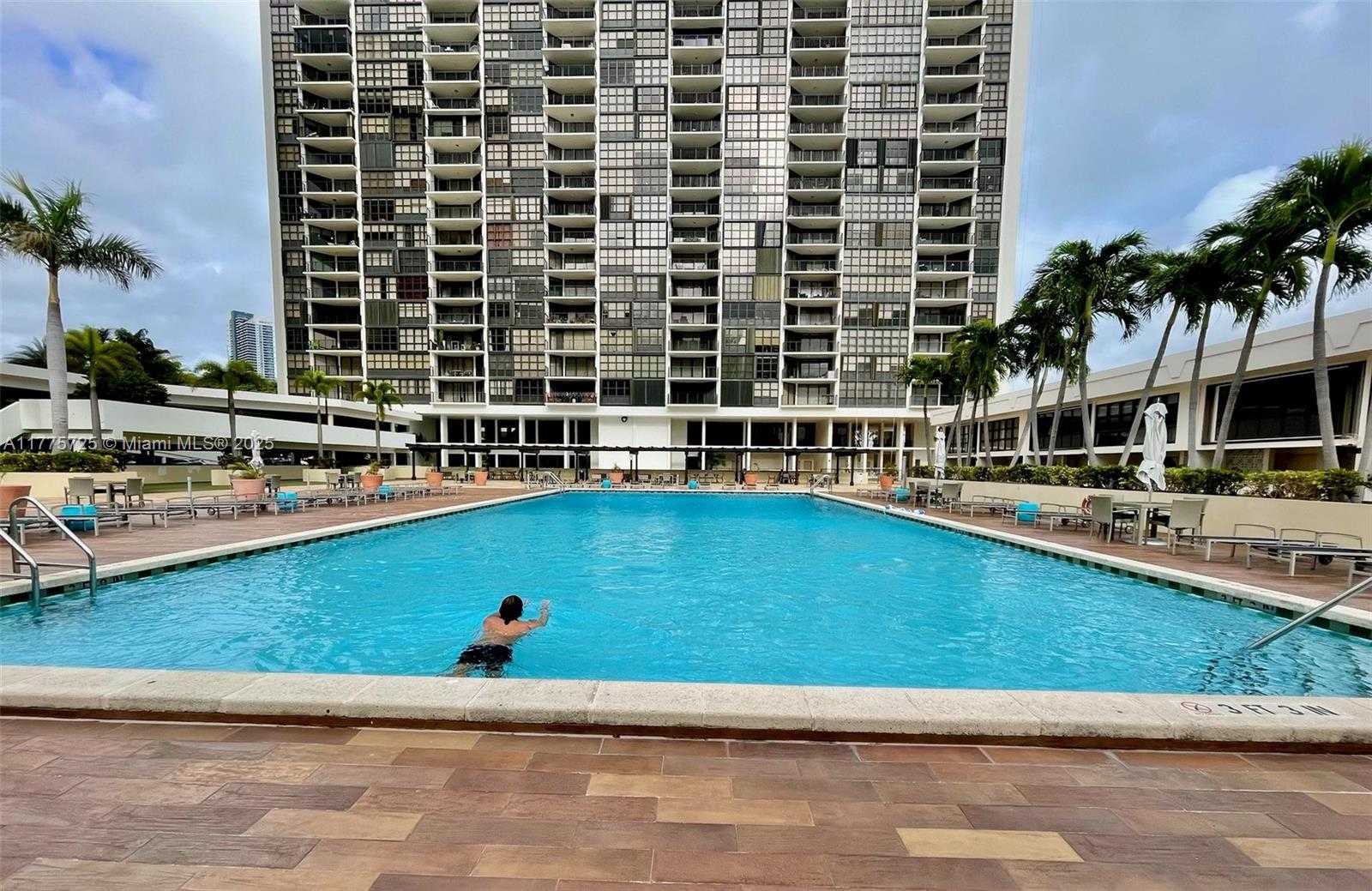 Small Image of 1901 BRICKELL AVE #B804, Miami Number 16
