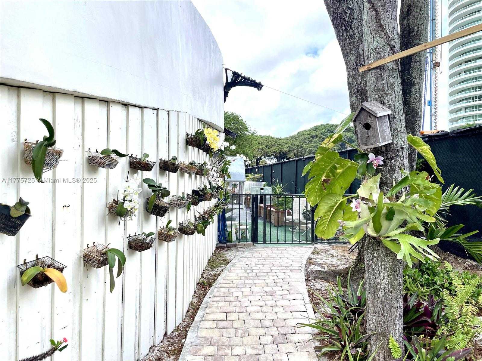 Small Image of 1901 BRICKELL AVE #B804, Miami Number 39