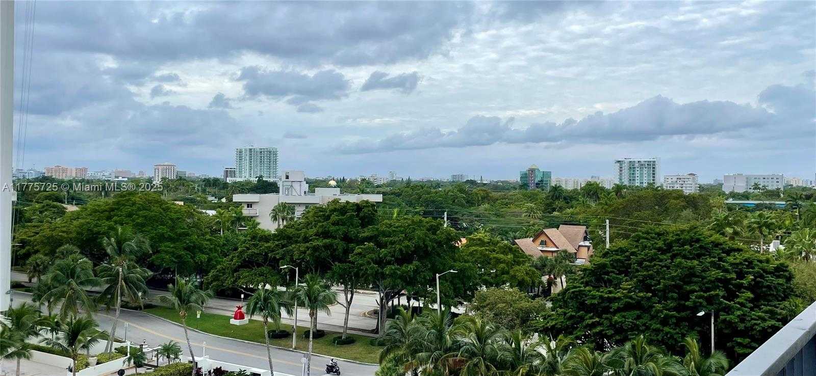 Small Image of 1901 BRICKELL AVE #B804, Miami Number 4