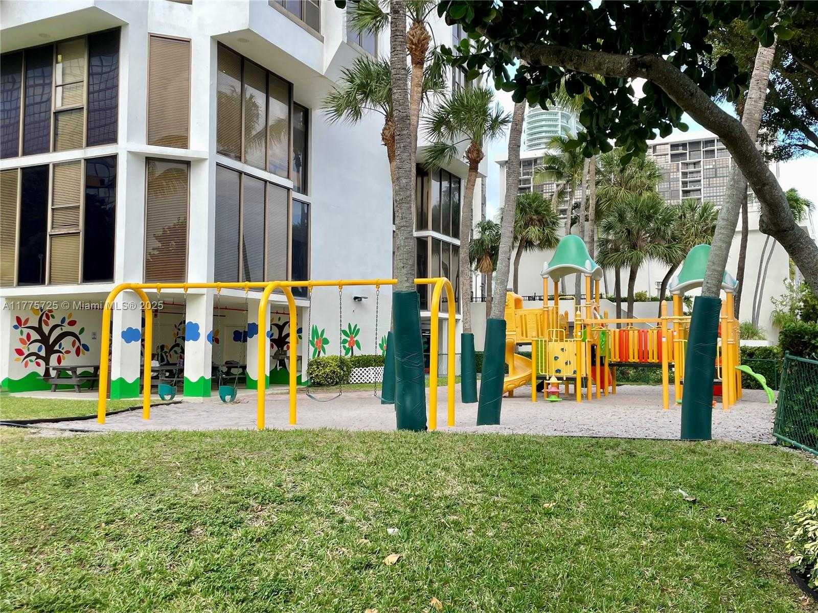 Small Image of 1901 BRICKELL AVE #B804, Miami Number 40