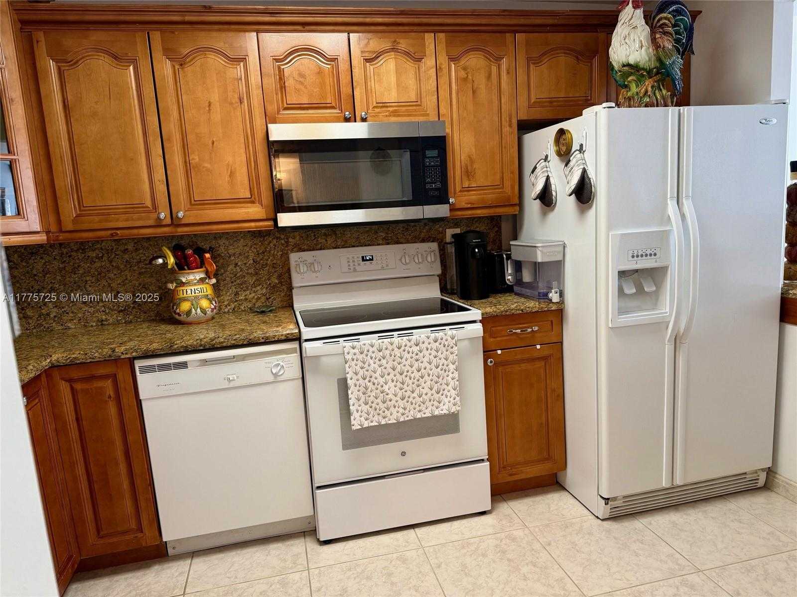 Small Image of 1901 BRICKELL AVE #B804, Miami Number 7