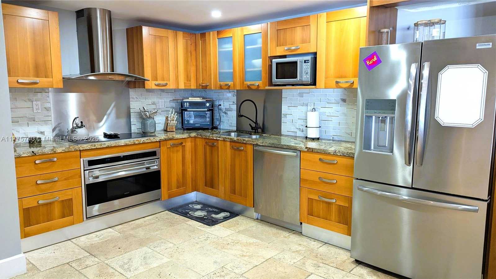 Small Image of 5151 COLLINS AVE #PH C, Miami Beach Number 11