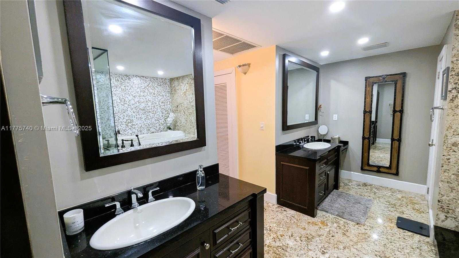Small Image of 5151 COLLINS AVE #PH C, Miami Beach Number 21