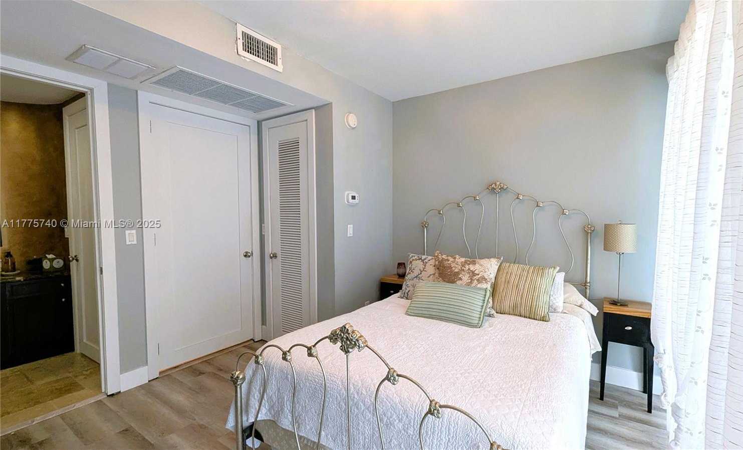 Small Image of 5151 COLLINS AVE #PH C, Miami Beach Number 23