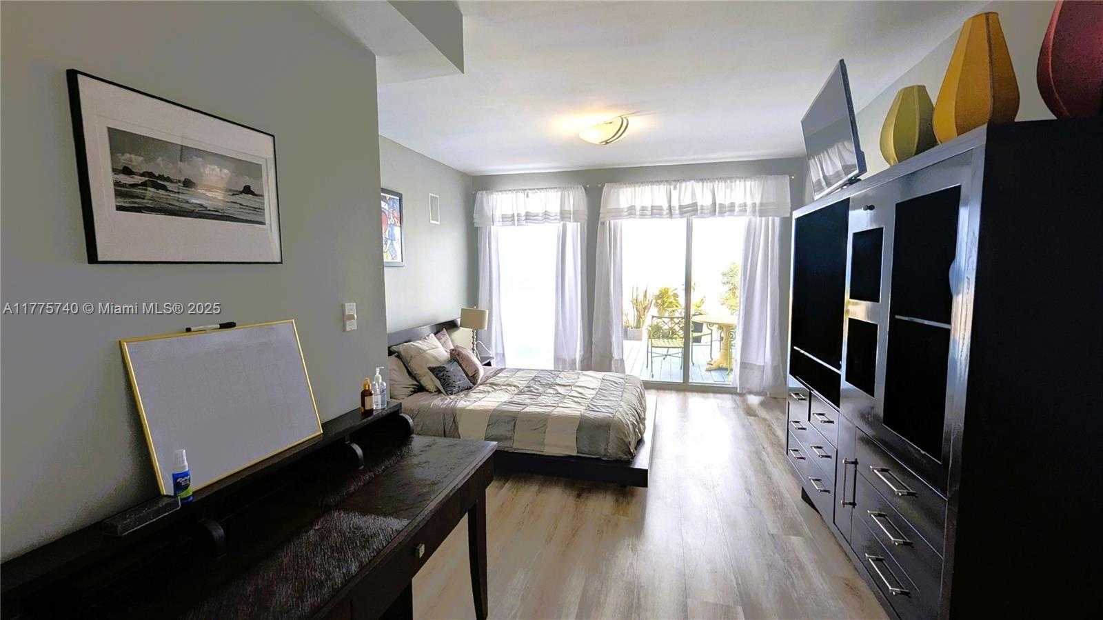 Small Image of 5151 COLLINS AVE #PH C, Miami Beach Number 25